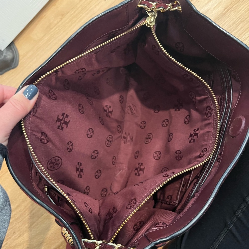 Tory Burch suede bag with gold chain straps - Picture 10 of 10